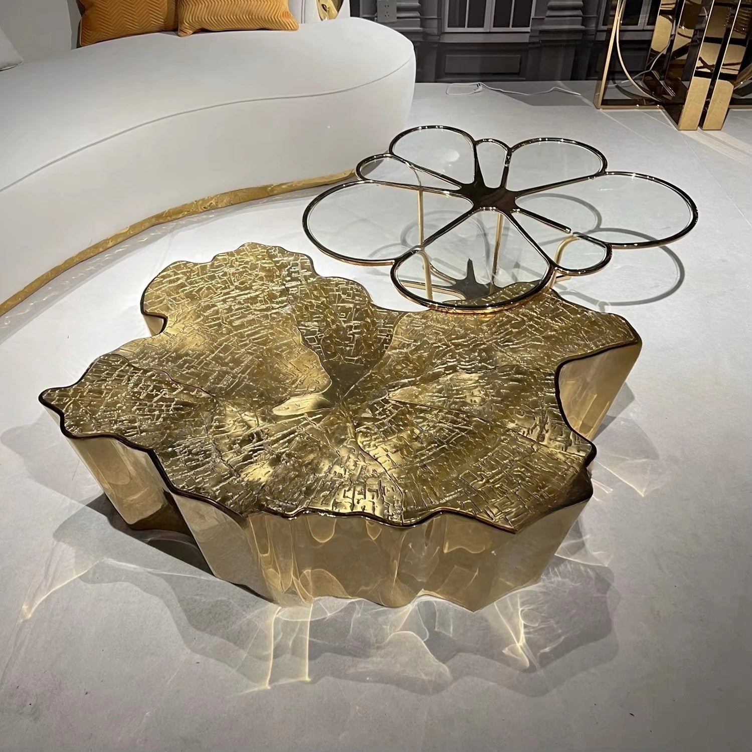 Luxury Modern Designs Living Room Furniture White Beige Hammered Brass Latest Sofa Set