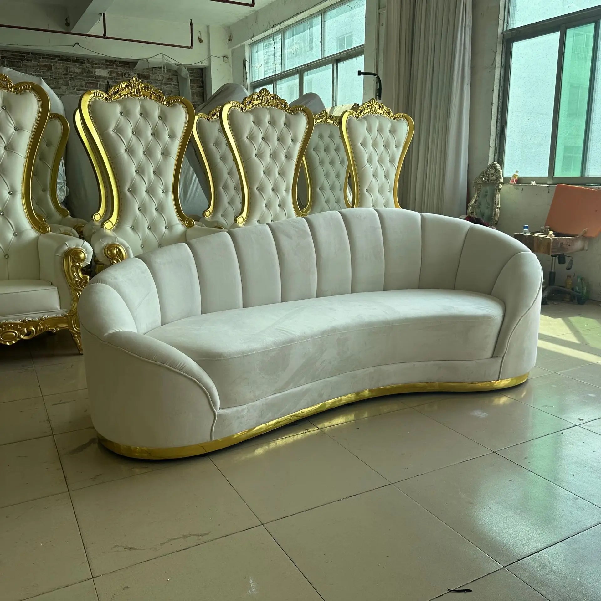 M183 Studio hotel banquet sofa wedding bride and groom exclusive sofa for bedroom living room Soft velvet cushion sofa Customiza
